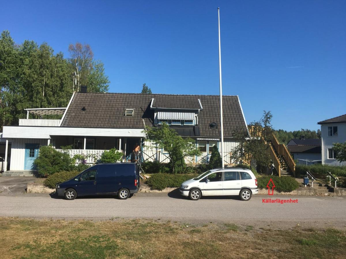 Kaellarlaegenhet Centrumvaegen Gusum Eksteriør billede
